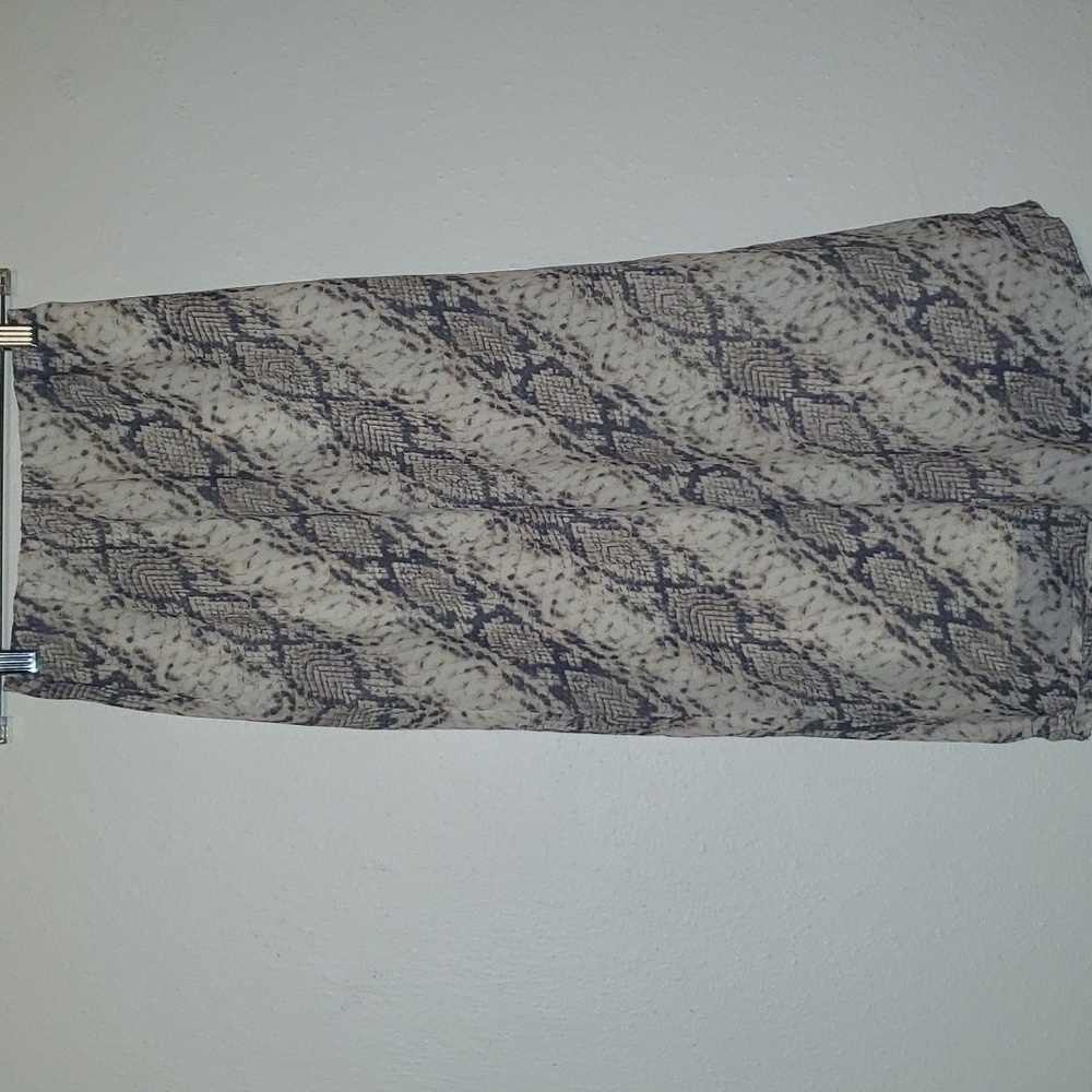Japna Snakeskin Print 3/4 Length Pull On Skirt